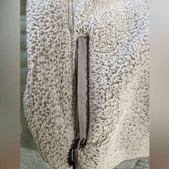 Pulse grey fleece jacket with pockets and snaps at neck super cozy and warm - Picture 6 of 10